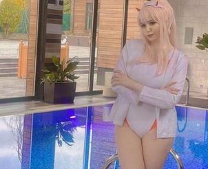 Alina Becker2B小姐姐的原图，cos的乐趣里有个秘密，你愿意来分享吗？
